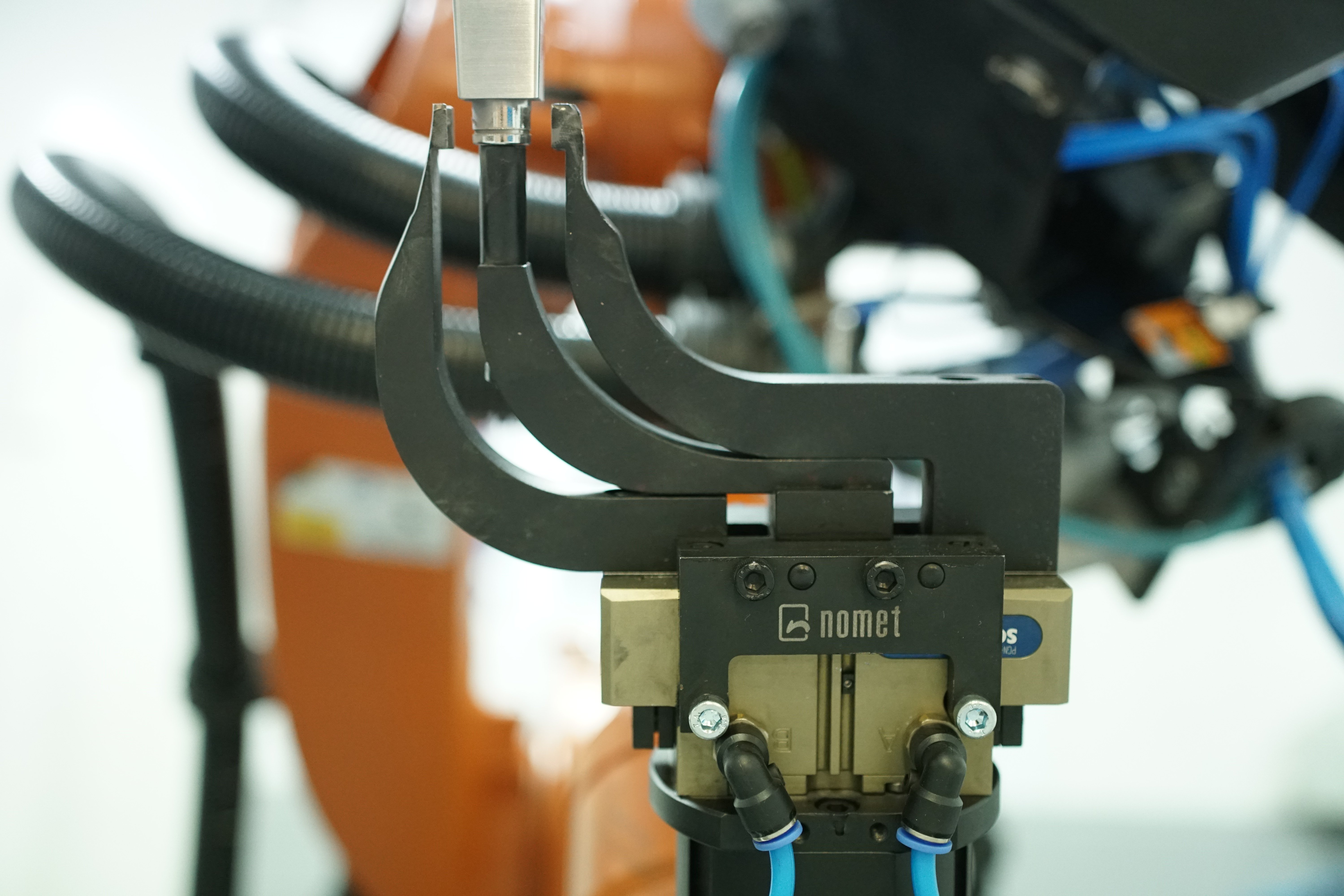 Another Integration In The KUKA Standard By Nomet | KUKA AG