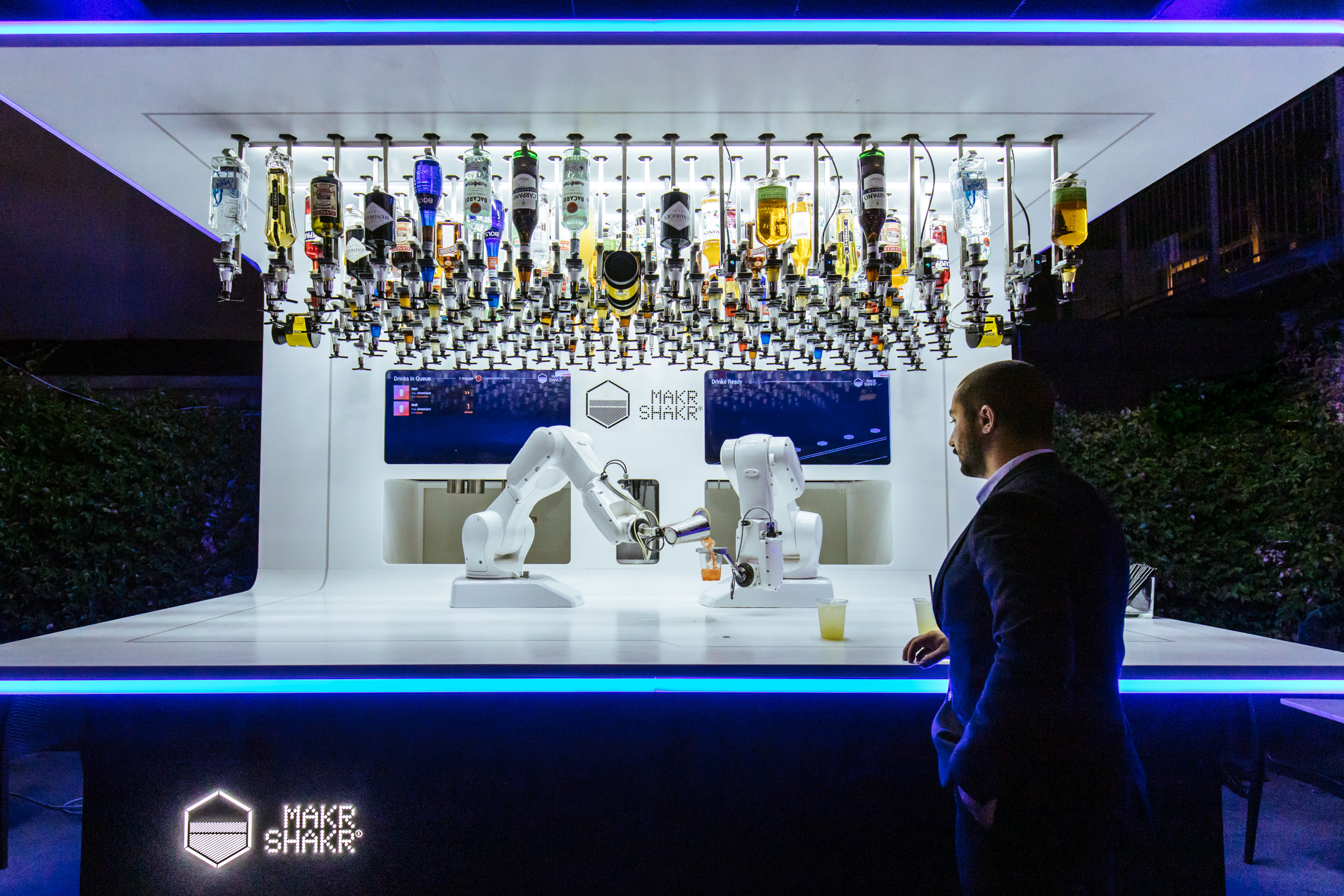 Cocktail, Coffee And Co: Through The Summer With KUKA Robots | KUKA AG