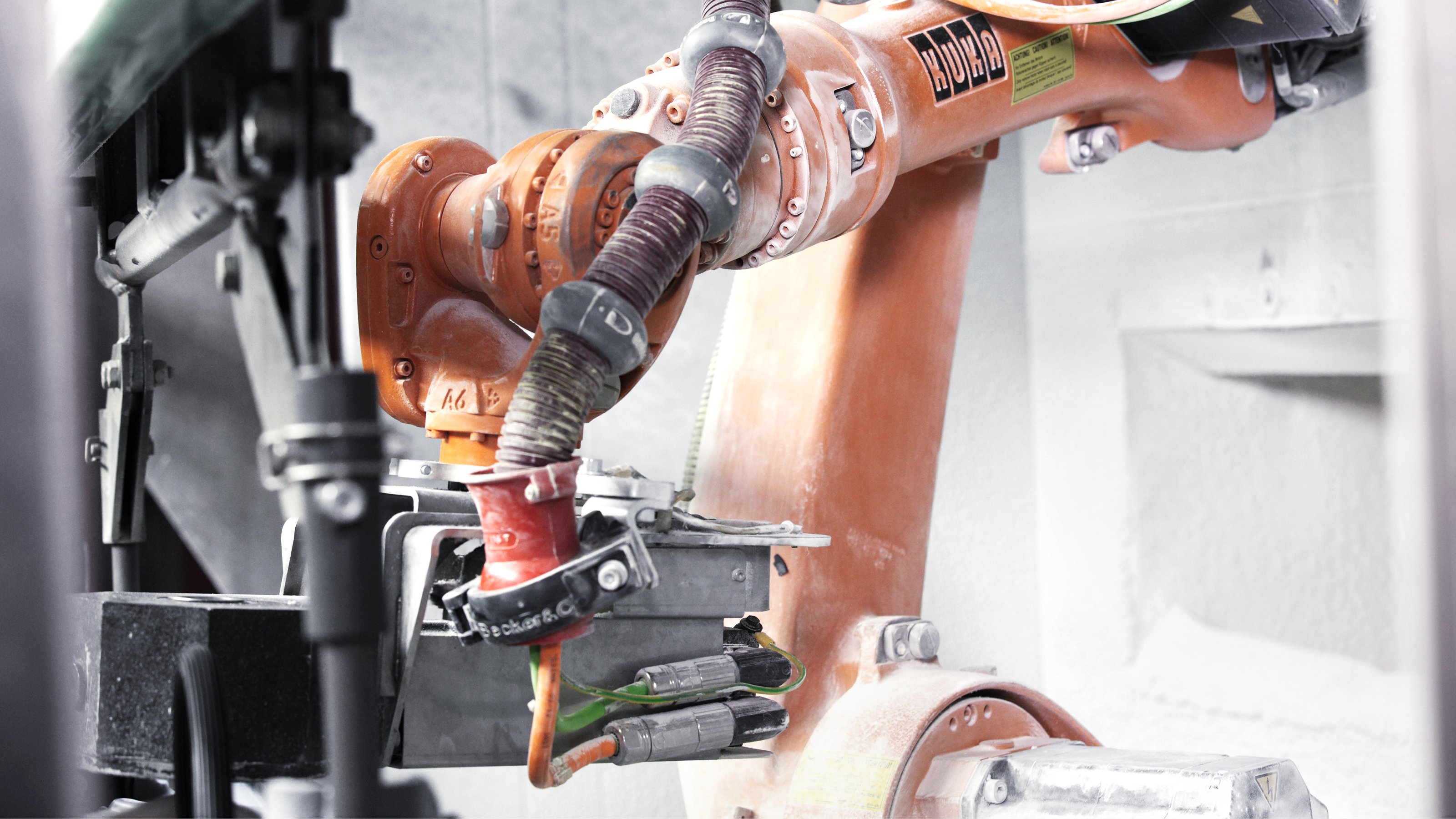 Automated Painting Of Rear Axle Drive Shafts | KUKA AG