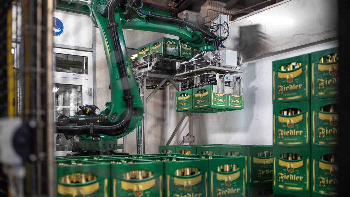 Pallettizzazione della birra con robot KUKA presso Fiedler