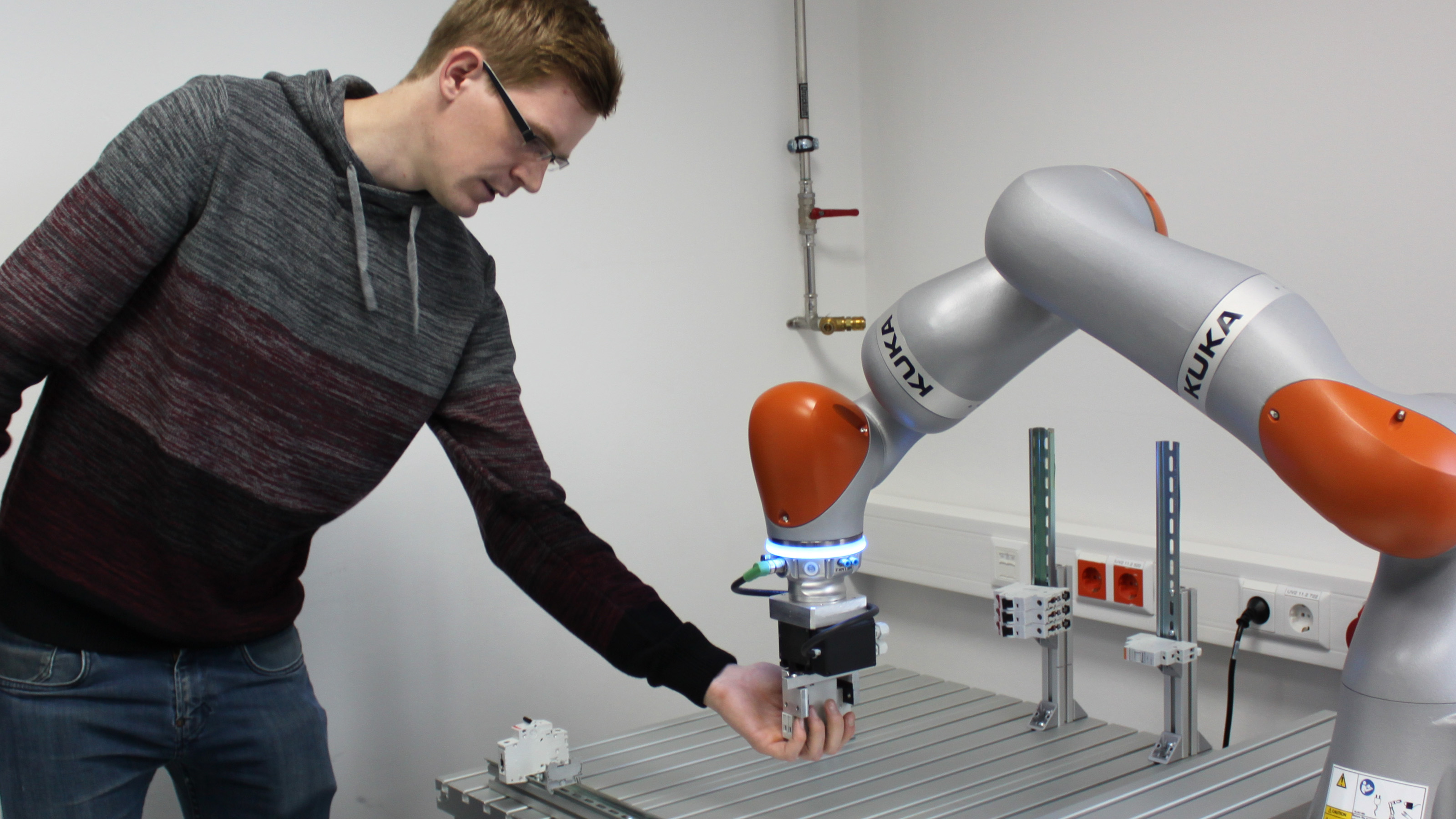 KUKA Robots Support Mechanical Engineering Students | KUKA AG