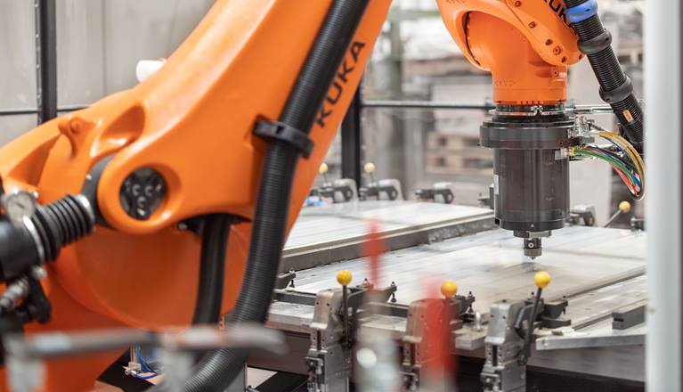 State-of-the-art KUKA welding technologies for e-mobility: Major order in the double-digit million range